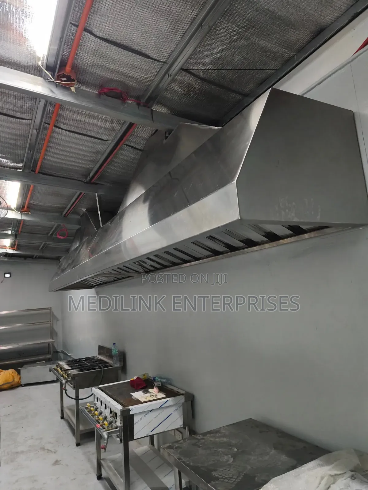 Clean Rays Wall Stainless Steel Commercial Kitchen Hood Set Up