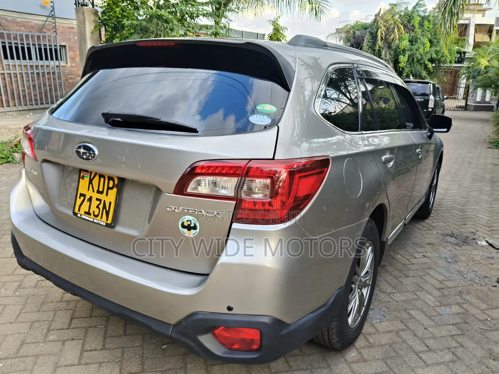 Subaru Outback 2.5i Premium AWD 2016 Gold