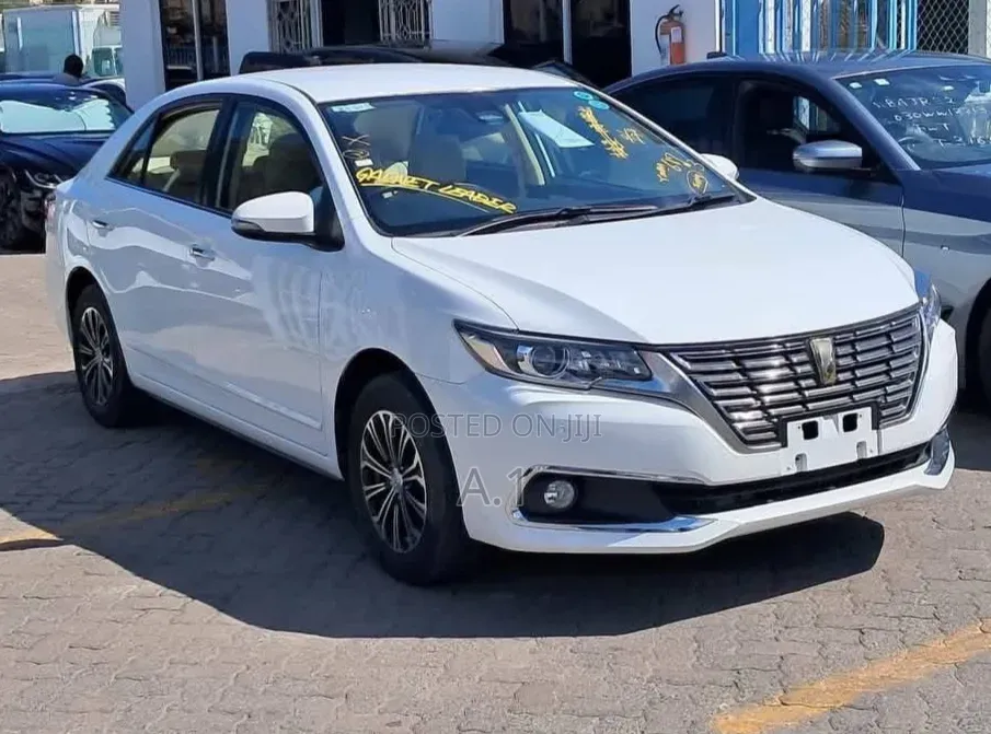 Toyota Premio 2.0 FWD 2019 White
