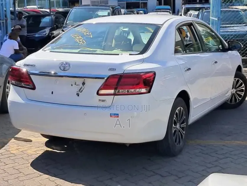 Toyota Premio 2.0 FWD 2019 White
