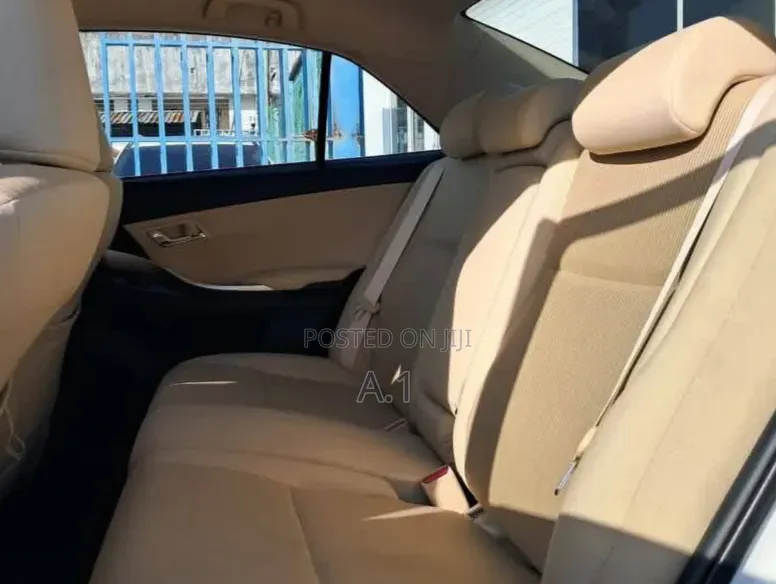 Toyota Premio 2.0 FWD 2019 White