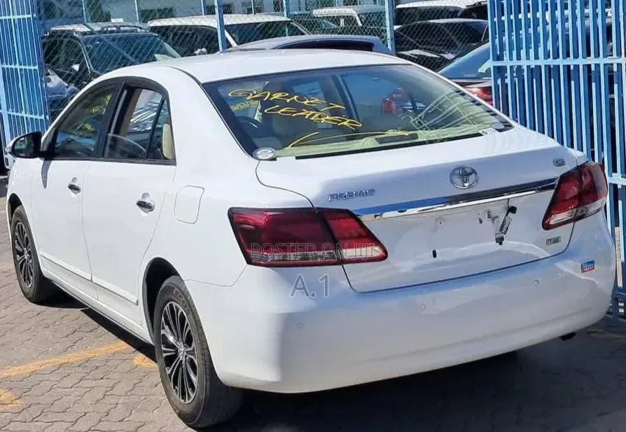 Toyota Premio 2.0 FWD 2019 White