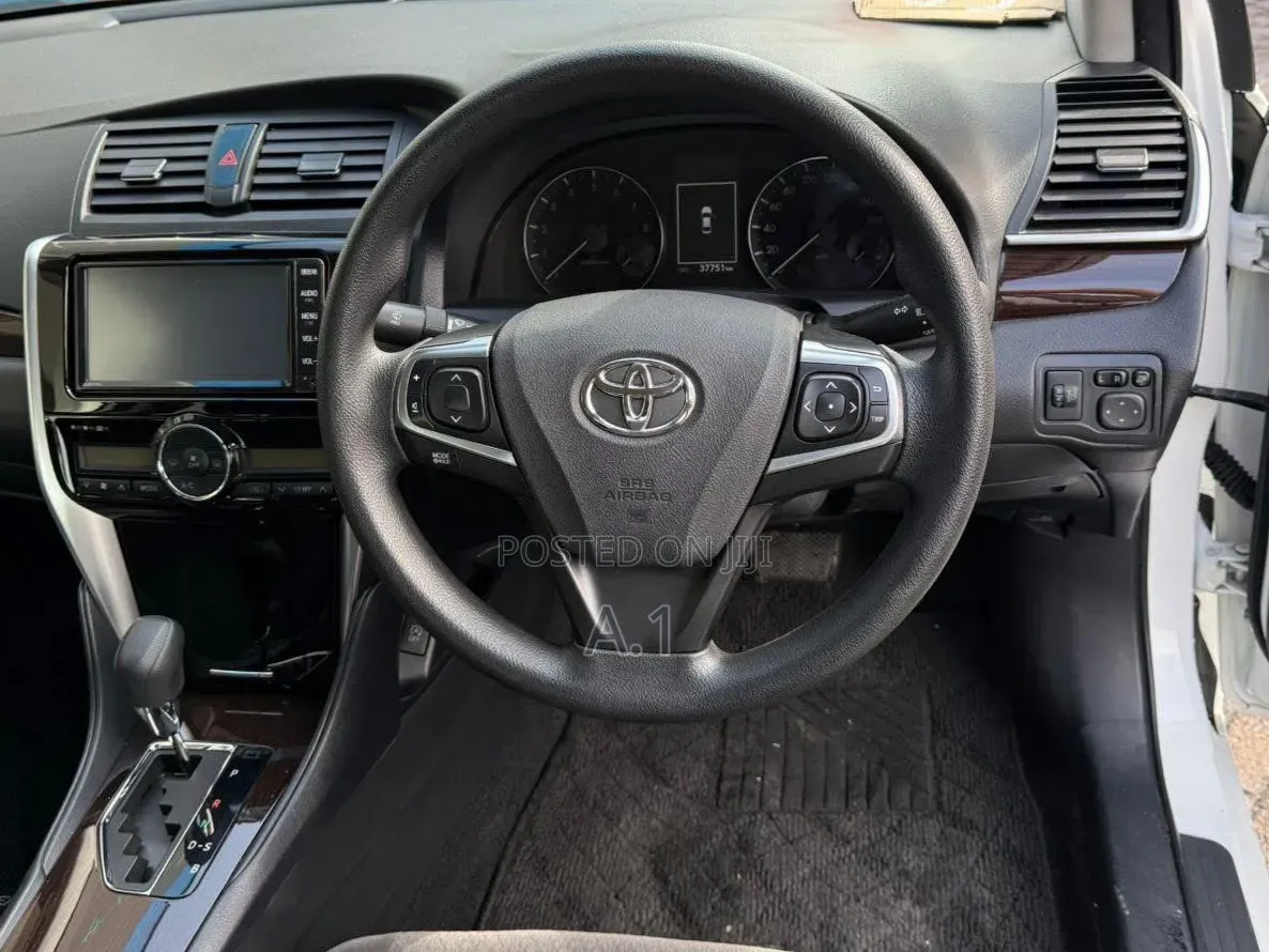 Toyota Premio 1.5 FWD 2019 Pearl