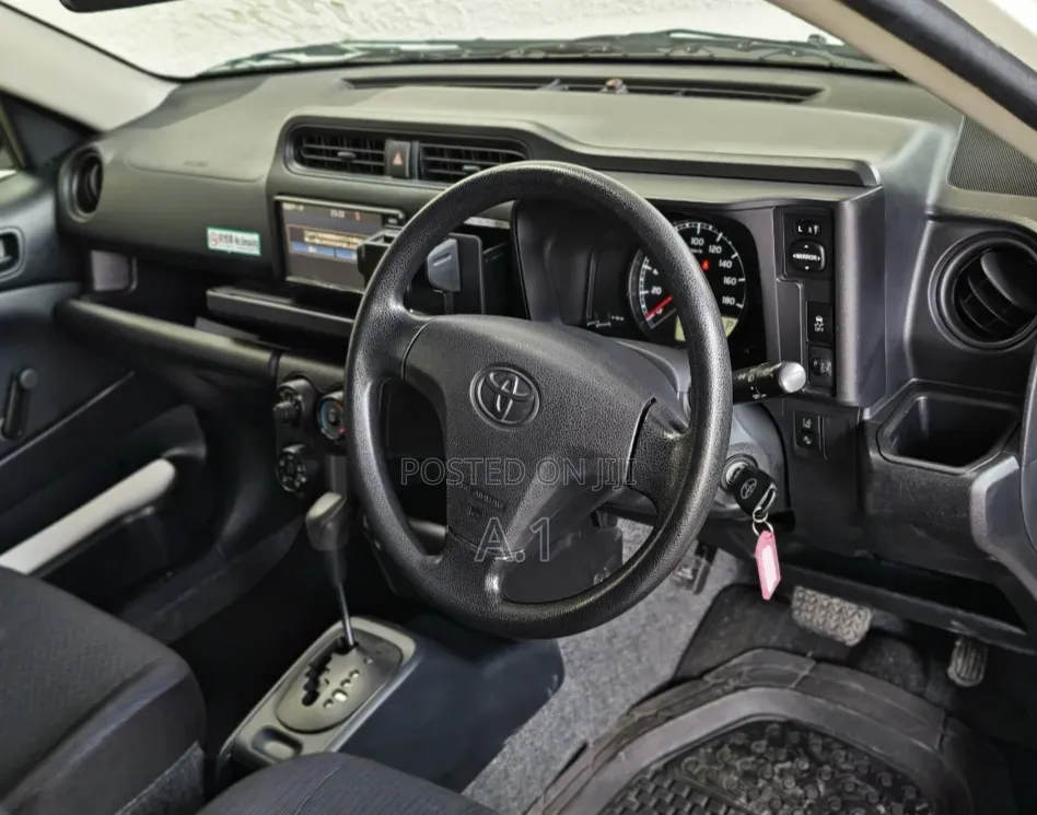 Toyota Probox 1.3 DX 2WD 2019 Off white