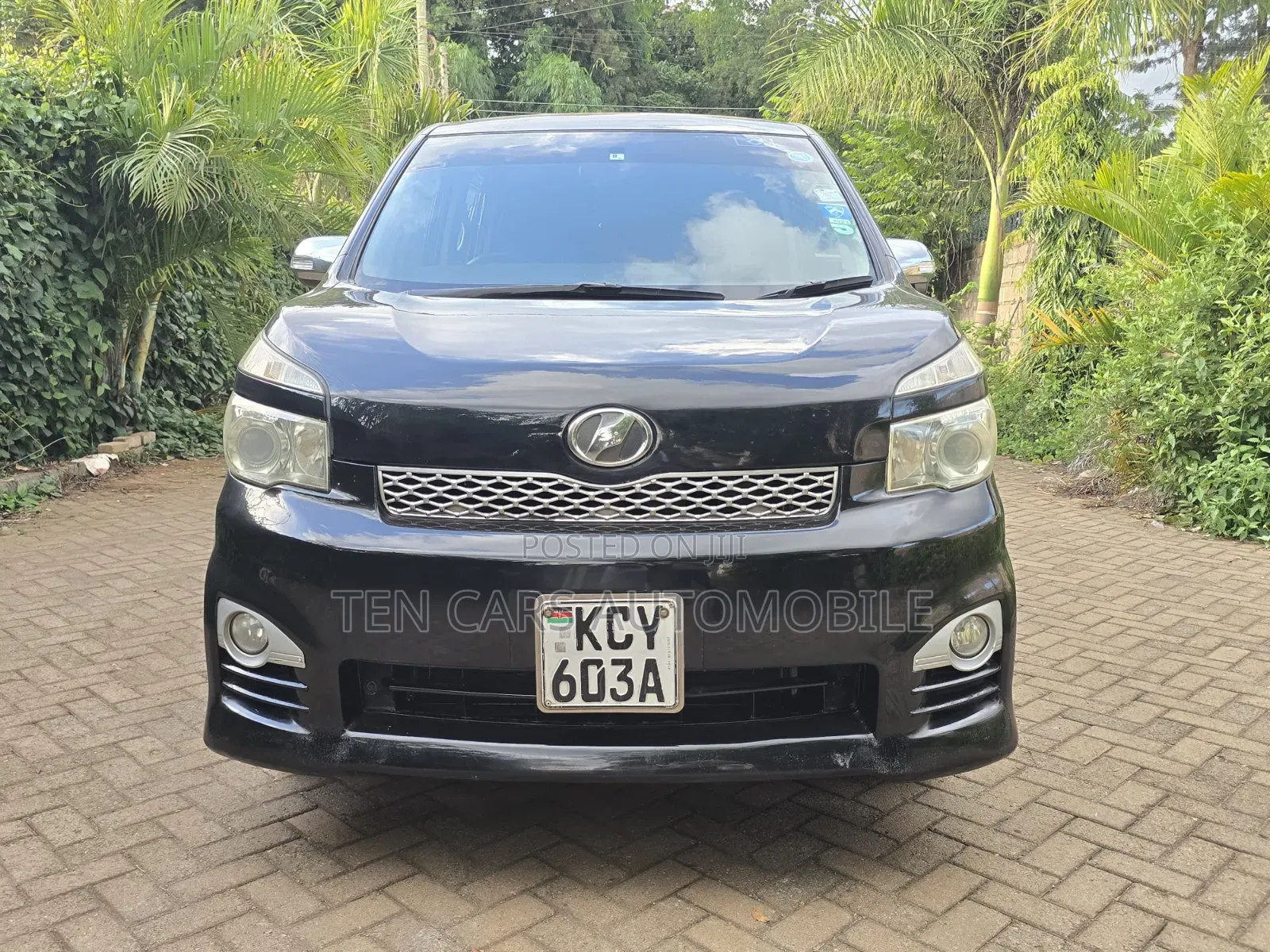 Toyota Voxy 2013 Black