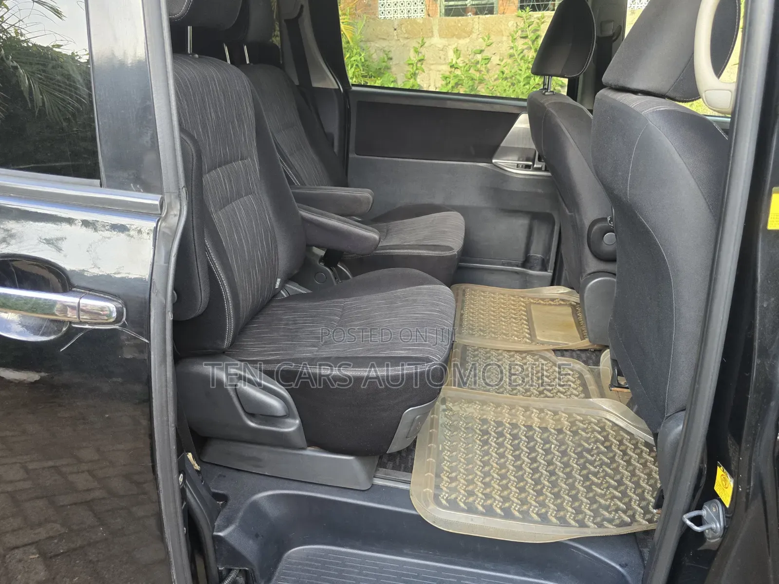 Toyota Voxy 2013 Black