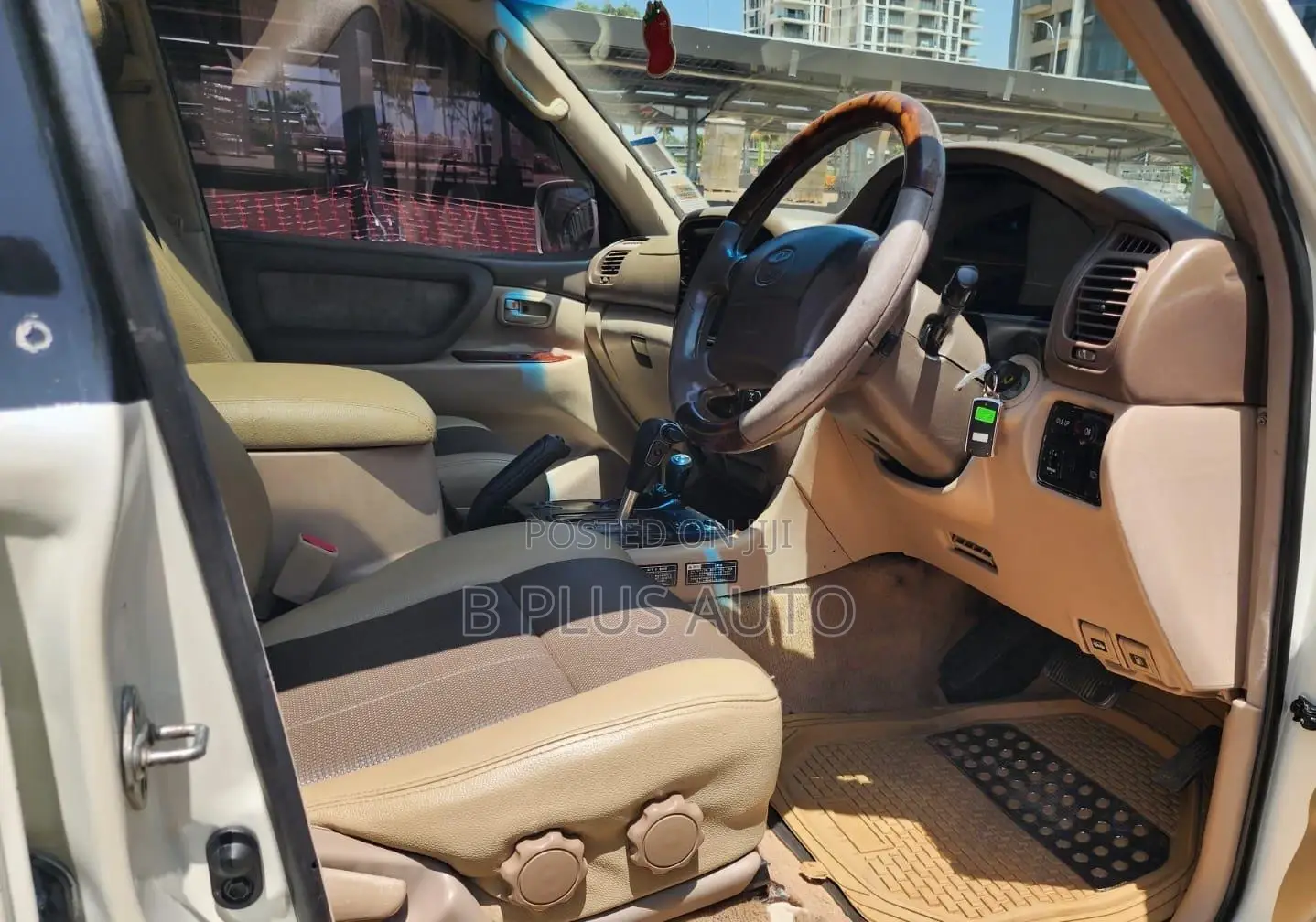 Toyota Land Cruiser 1999 White