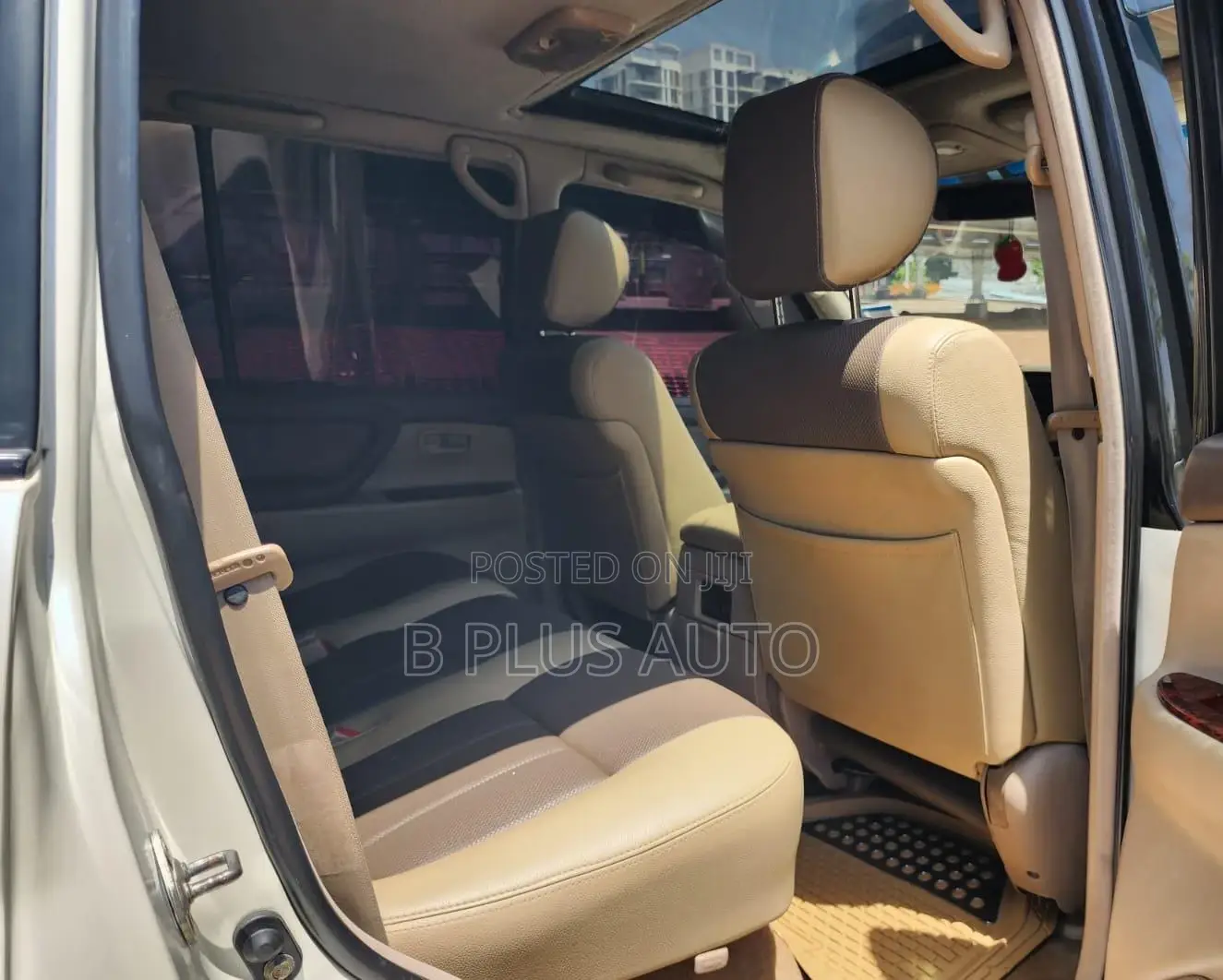 Toyota Land Cruiser 1999 White