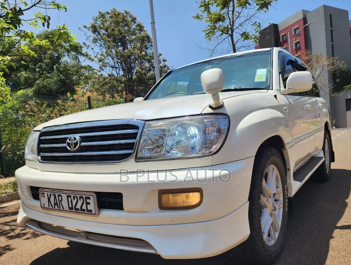 Toyota Land Cruiser 1999 White