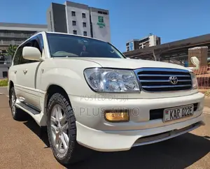 Toyota Land Cruiser 1999 White