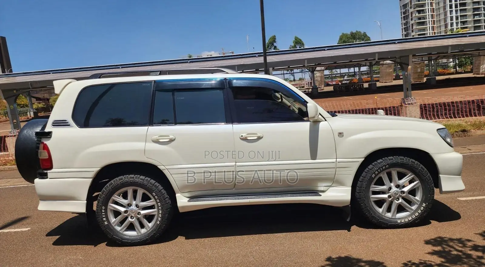 Toyota Land Cruiser 1999 White
