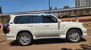 Toyota Land Cruiser 1999 White