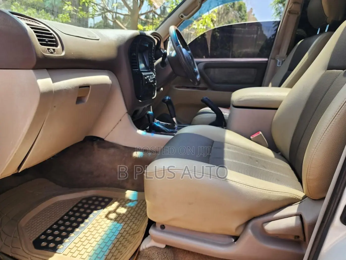 Toyota Land Cruiser 1999 White