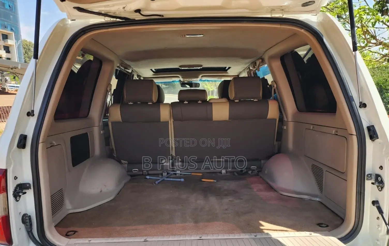 Toyota Land Cruiser 1999 White