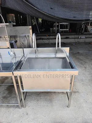 Hospital Washing Sinks With Tables