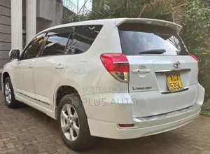 Toyota Vanguard 2012 White
