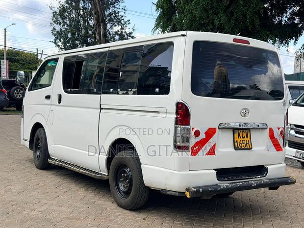 Toyota HiAce 2013 White - thumbnail 4
