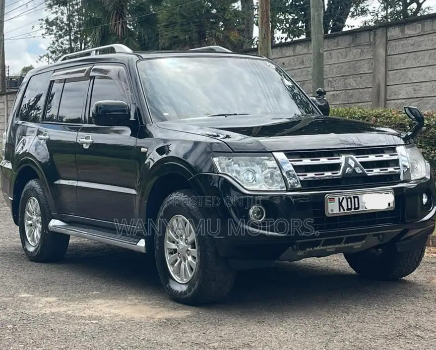 Mitsubishi Pajero 2013 Black