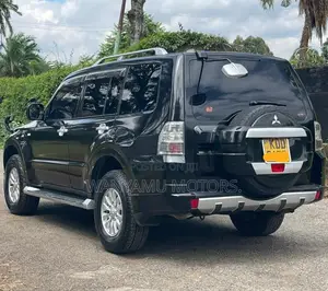 Mitsubishi Pajero 2013 Black