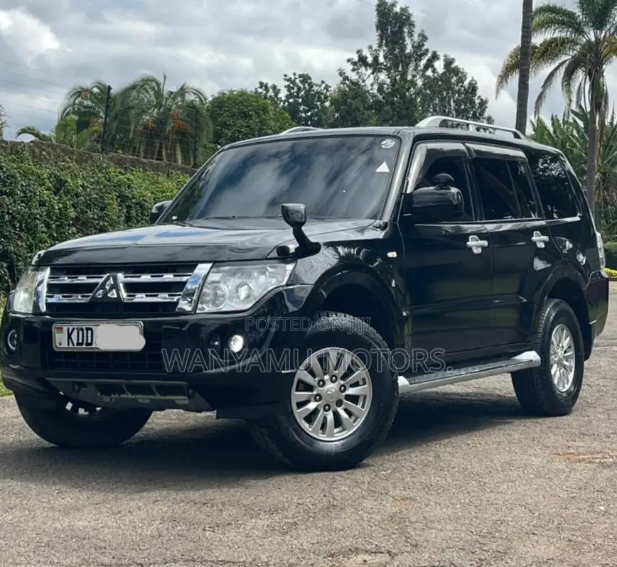 Mitsubishi Pajero 2013 Black