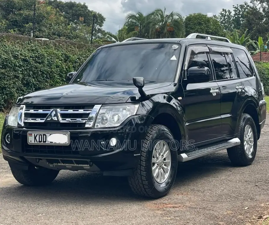 Mitsubishi Pajero 2013 Black