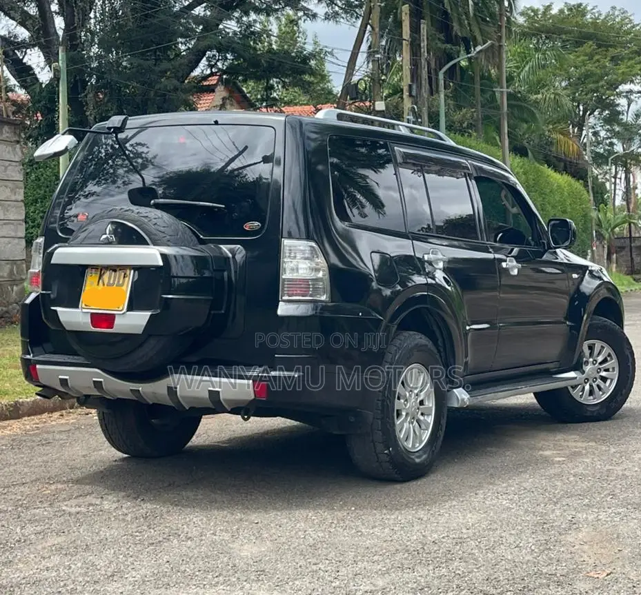 Mitsubishi Pajero 2013 Black