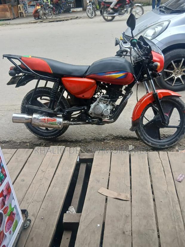 Bajaj Boxer 150 UG 2022 Red