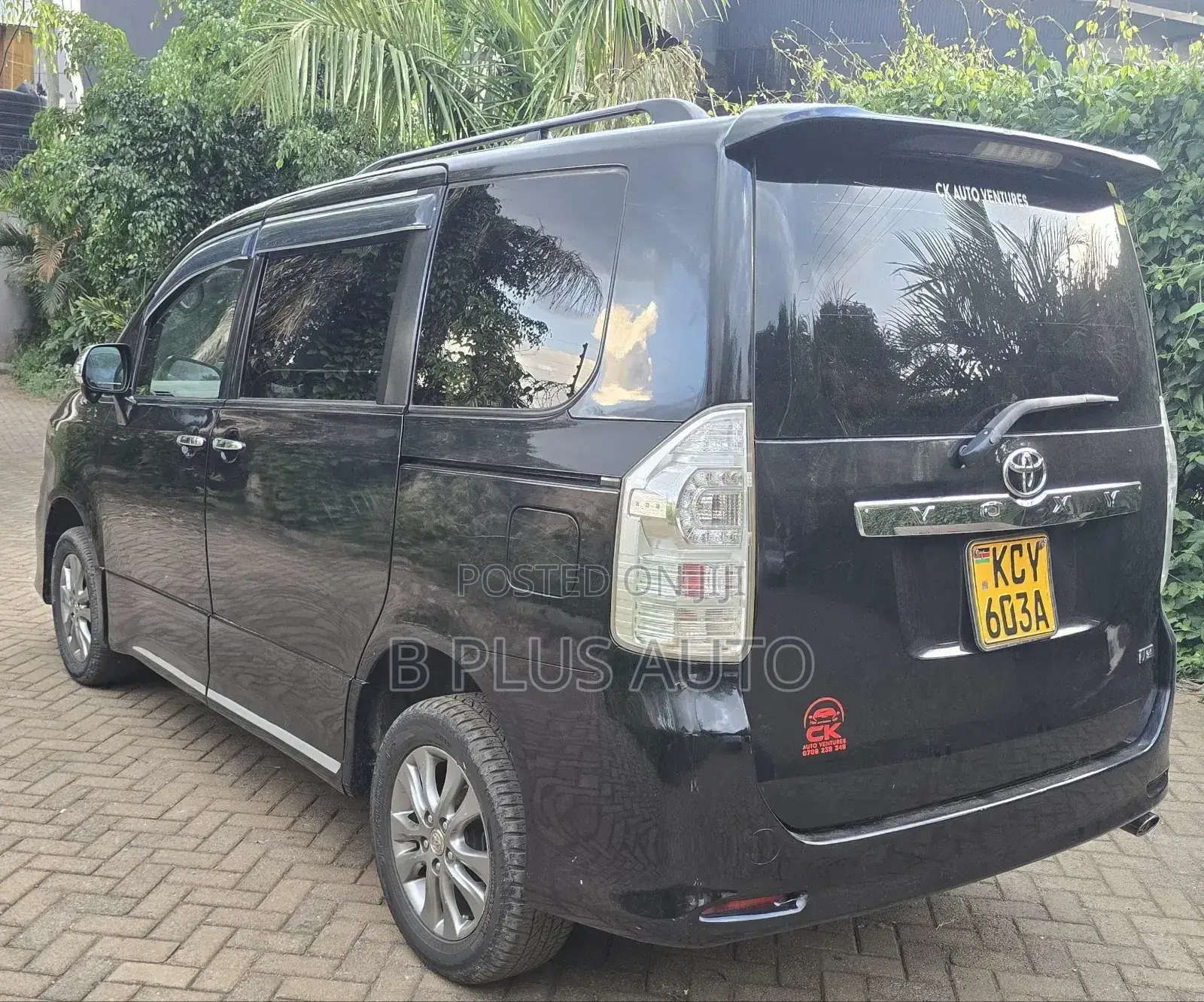Toyota Voxy 2013 Black