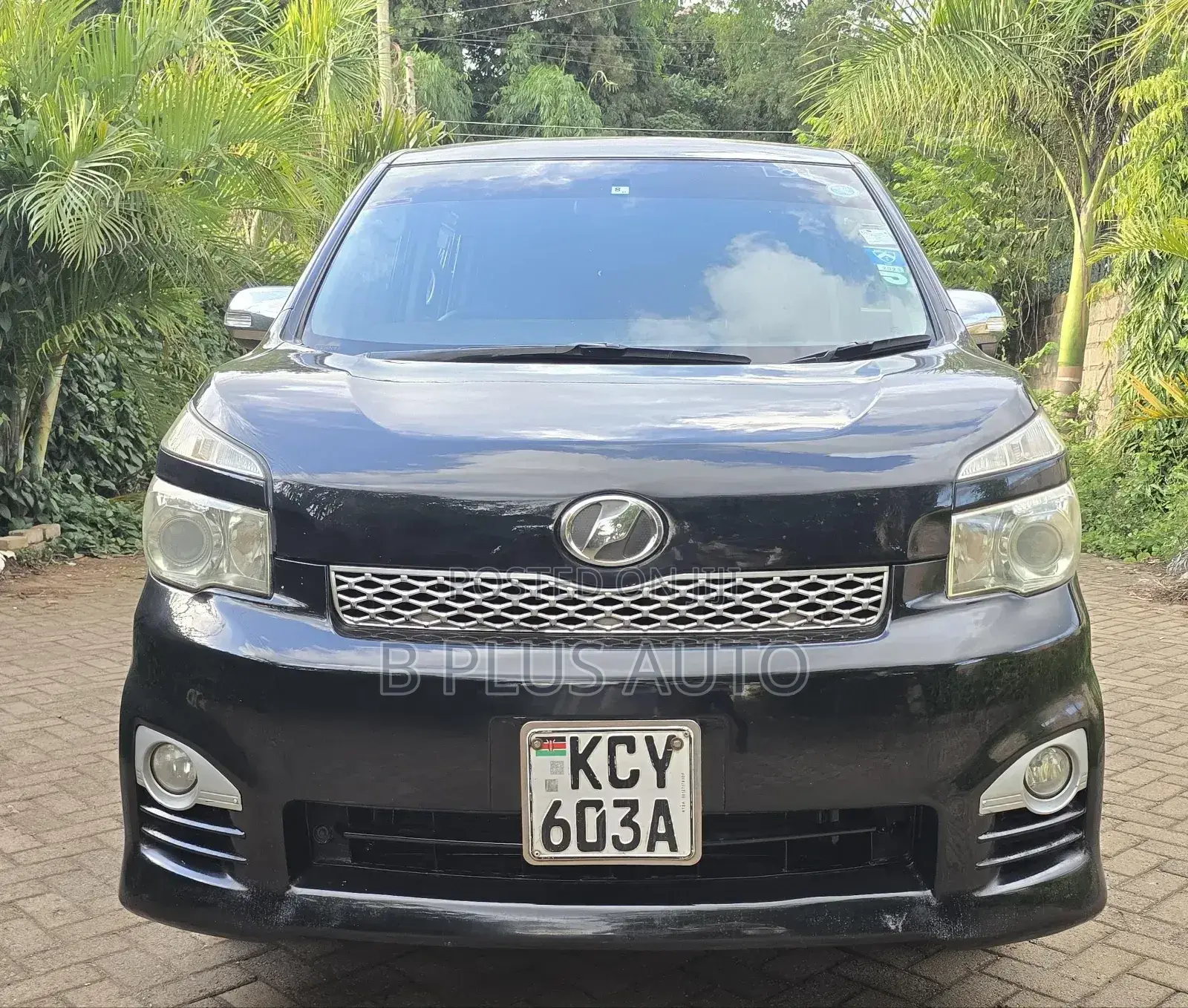 Toyota Voxy 2013 Black