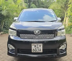 Toyota Voxy 2013 Black