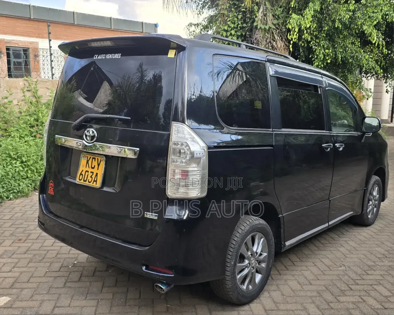 Toyota Voxy 2013 Black