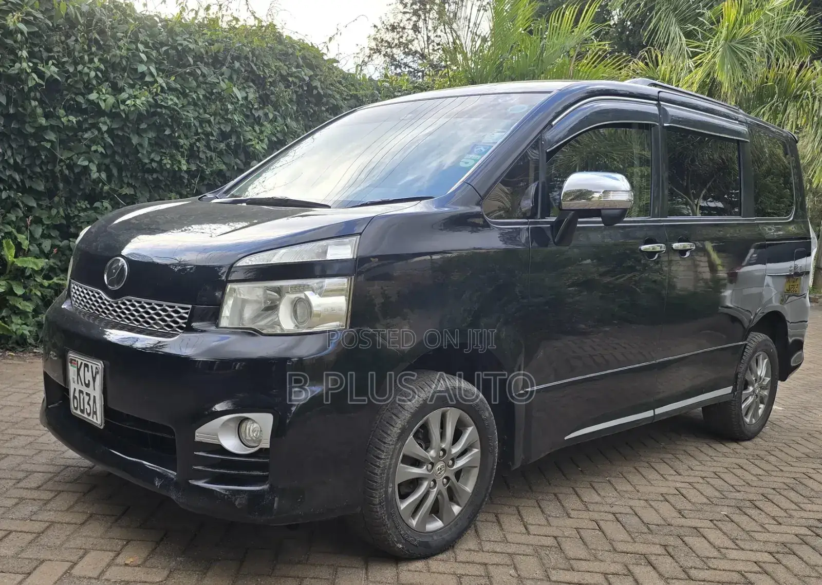 Toyota Voxy 2013 Black