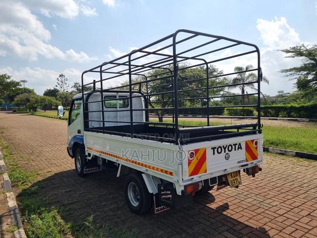 Toyota Dyna - thumbnail 3