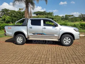 Toyota Hilux 2010 Silver