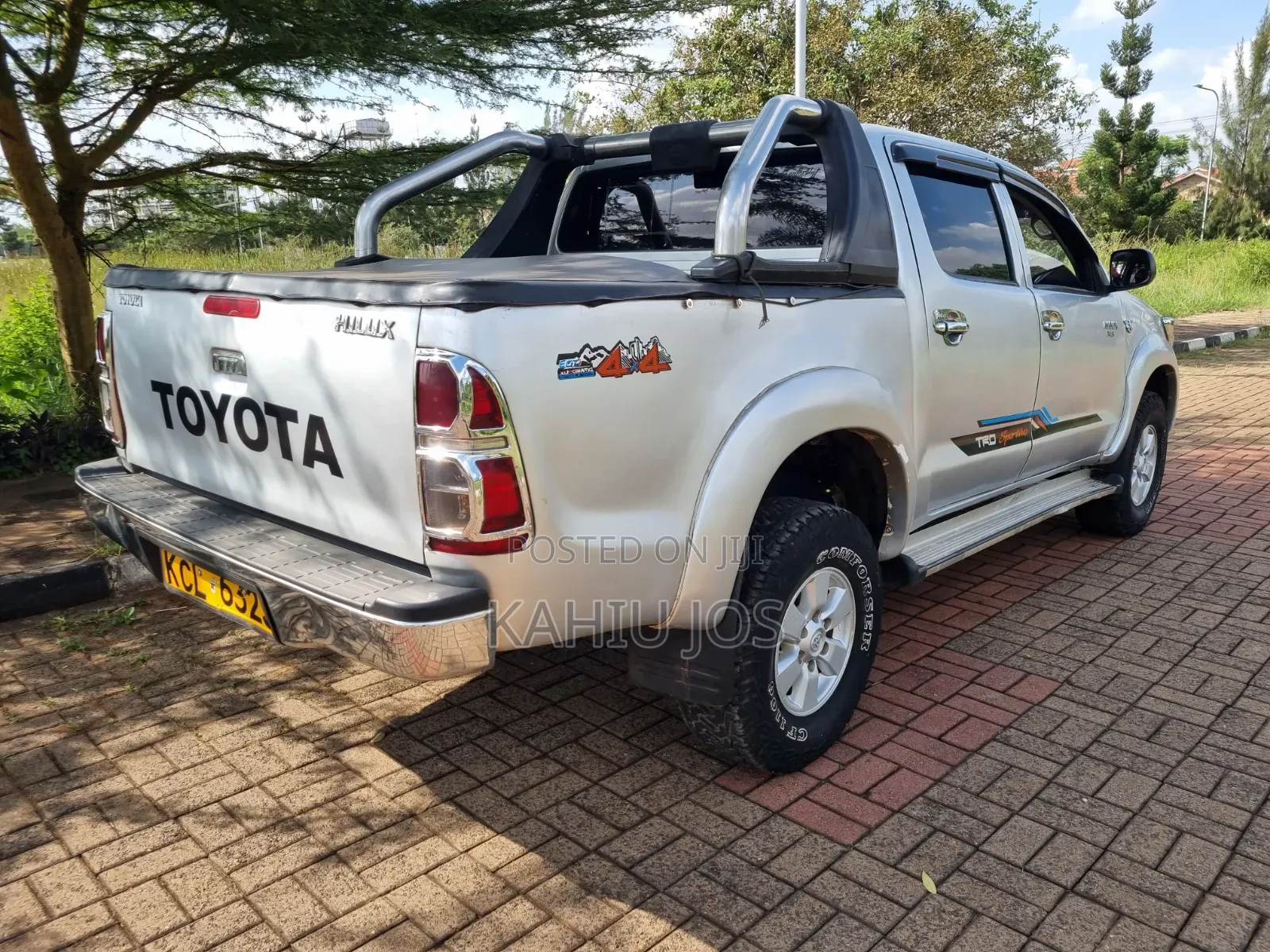 Toyota Hilux 2010 Silver