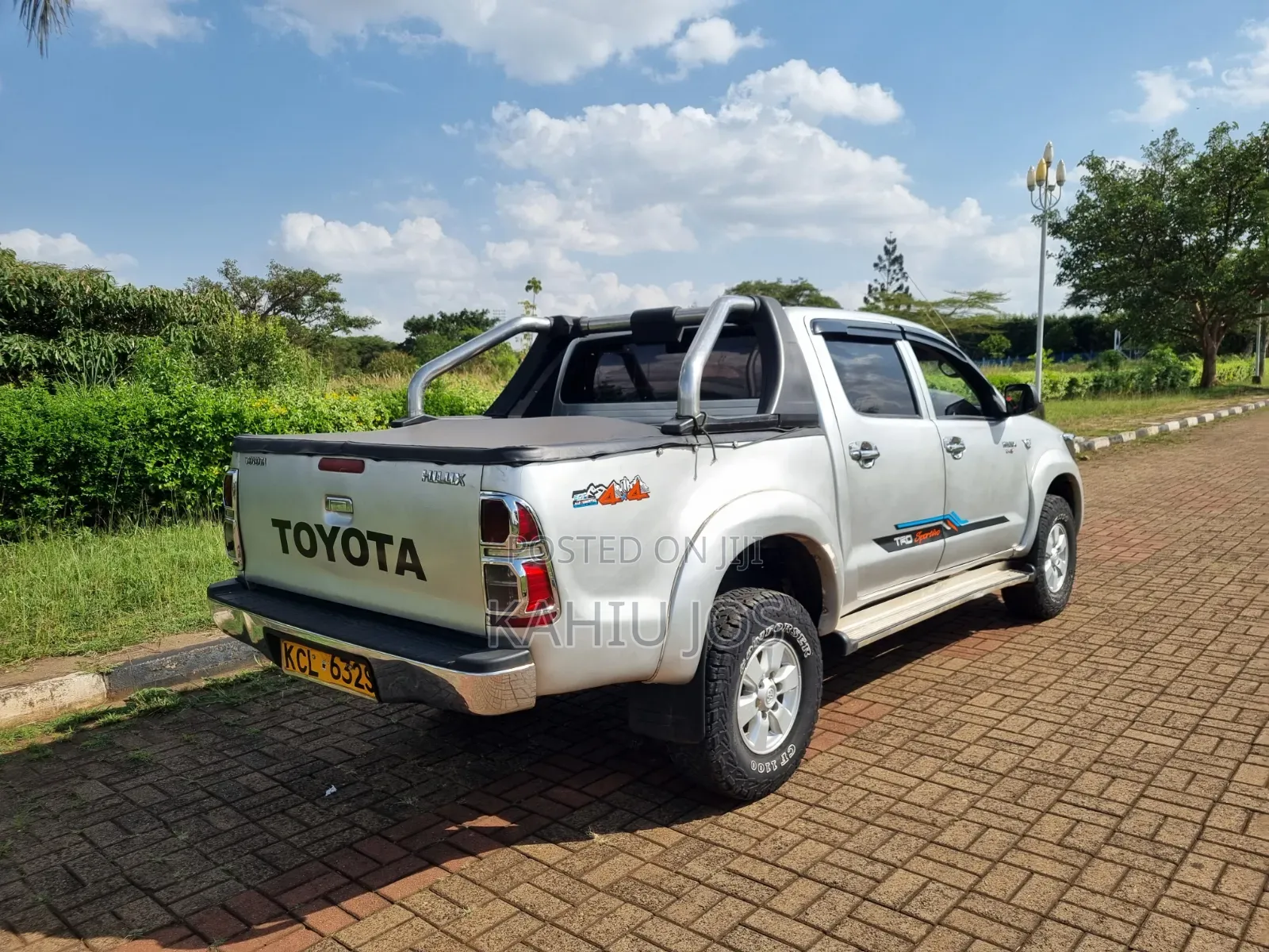 Toyota Hilux 2010 Silver