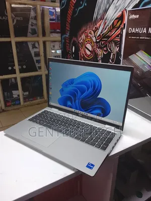 Laptop Dell Latitude 5520 8GB Intel Core i7 HDD 500GB