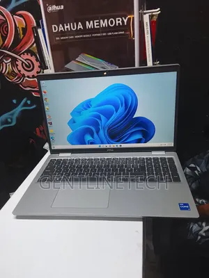 Laptop Dell Latitude 5520 8GB Intel Core i7 HDD 500GB
