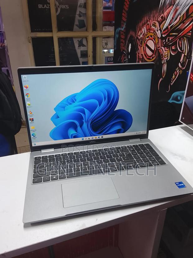Laptop Dell Latitude 5520 8GB Intel Core i7 HDD 500GB