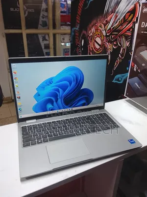 Laptop Dell Latitude 5520 8GB Intel Core i7 HDD 500GB