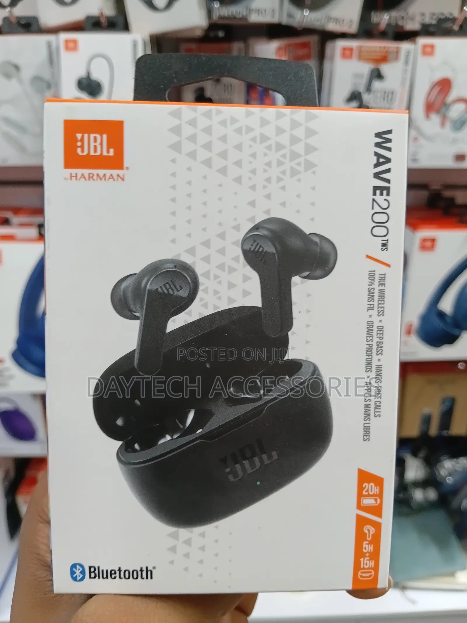 These Are JBL Wave 200tws True Wireless Earbuds in Black.