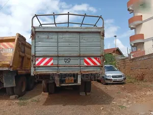 2010 Isuzu FVZ
