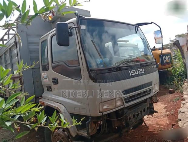 2010 Isuzu FVZ - thumbnail 4