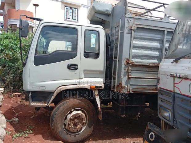 2010 Isuzu FVZ - thumbnail 8