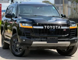 Toyota Land Cruiser Prado 2023 Black