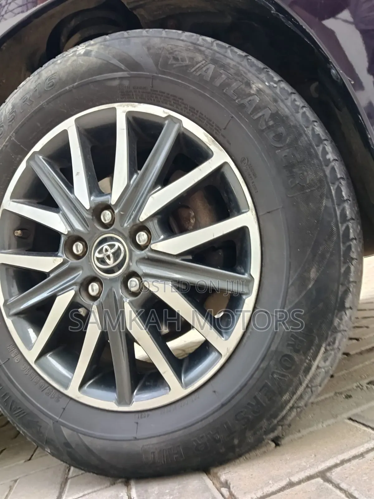 Toyota Esquire 2016 Purple