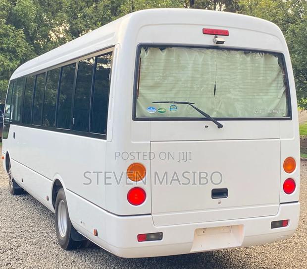 Mitsubishi Fuso Rosa 2019 White - thumbnail 4