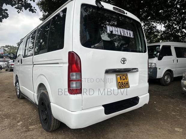 Toyota HiAce 2012 White - thumbnail 4
