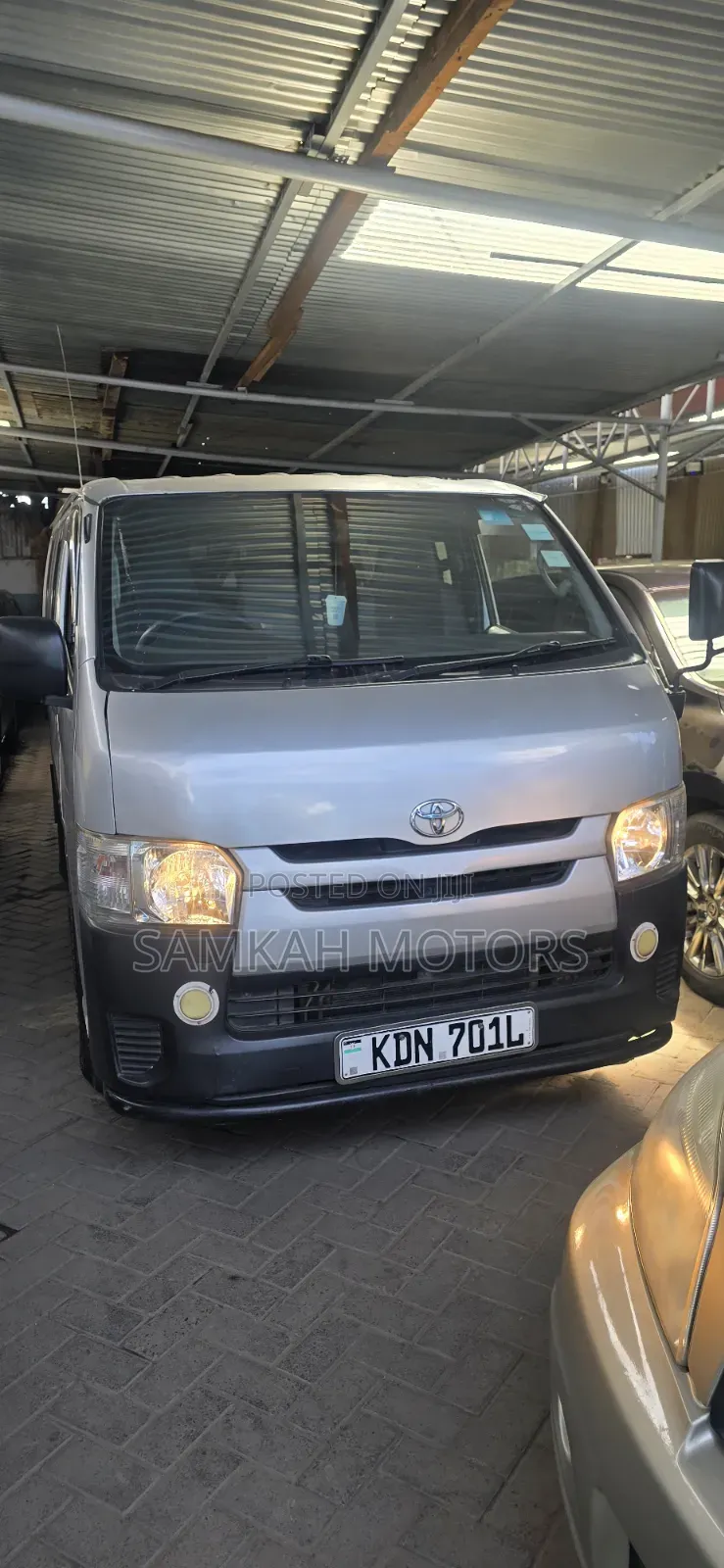 Toyota HiAce 2017 Silver