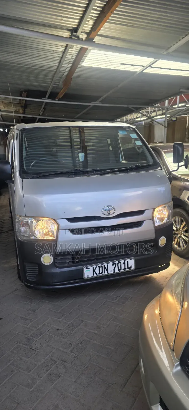 Toyota HiAce 2017 Silver
